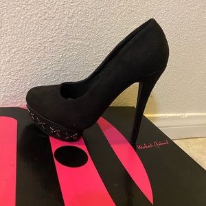 Black size 7 heels